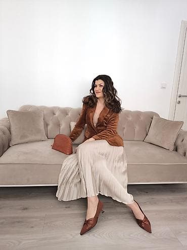 haljine safari stil: Elegantne ženske cipele na malu štiklu (kitten heel), u toploj — 5