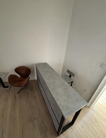 Recepcioni pult, moderan industrijski dizajn - Materijal: ploče u