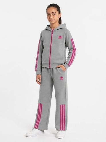 nike trenerka tech fleece: Pamucni kompleti 
Velicine 8, 10, 12, 14
Cena 2900 din — 1