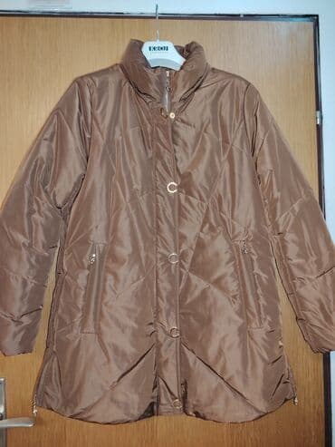 zenske zimske jakne big novi sad: Ženska zimska jakna, karamel/smeđe boje, dužine do ispod kukova. Model — 1