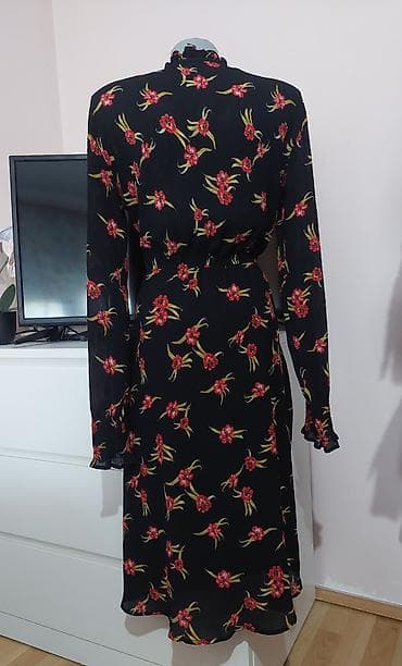 off white komplet: Haljina midi dužine sa cvetnim printom - Boja: crna podloga sa jarko — 1