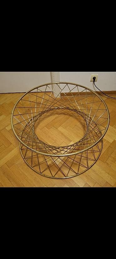 uradi sam klub stolovi: Klub sto, jako malo koristen, prodaje se zbog selidbe. U perfektnom — 4