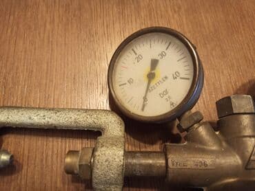 Aparati za zavarivanje: Regulator pritiska (manometri) za acetilen. Proizv. TELEOPTIK. Mislim — 2