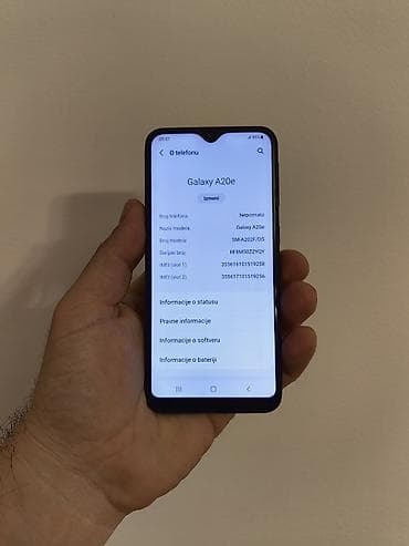 samsung galaxy 16: Samsung A20e dual sim sim free, sa 3/32gb memorije. Dobro očuvan i — 5
