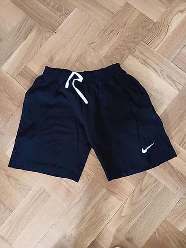 Bermude i šortsevi Nike, bоја - Crna