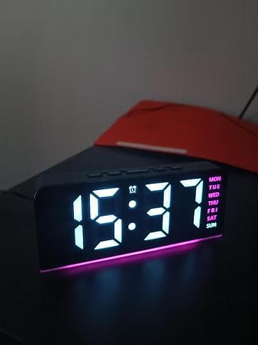 fliperi prodaja beograd: Kul stilski LED digitalni budilnik | Dvostruki alarm, prikaz vremena i — 3