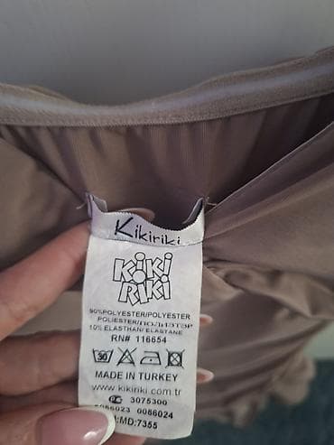 Kikiriki haljina na bretele, mini kroja u boji taupe/sivo‑braon. - — 3