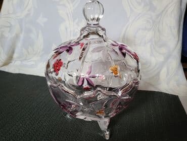 Sweatpants: Nova bombonijera. Bombonijera nova,sve na njoj odsjaj od svetla — 8