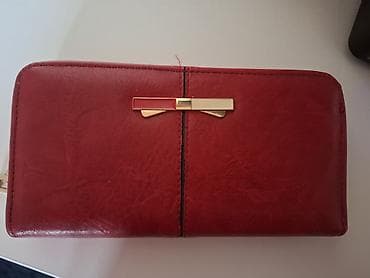 baba roga torbe: Ženski novčanik – crveni - Materijal: veštačka koža (glatka tekstura) — 1