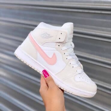 čizmice za zimu: Jordan Air 1 duboke jordanke

Novo
Brojevi 36 do 46 — 10