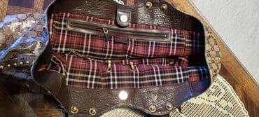 Ostali aksesoari: Gucci. Fantastična.

Bez ikakvih nedostataka.
45cm x 28cm x 10cm — 20