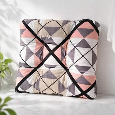 prodaja posteljine novi pazar: Jastučići za stolice:cvetni,tapacirani, kvadratni.Vise boja i dezena — 8