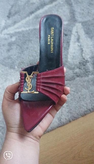 Ženske klompe/sandale na štiklu, bordo boje, sa špicastim vrhom. Model