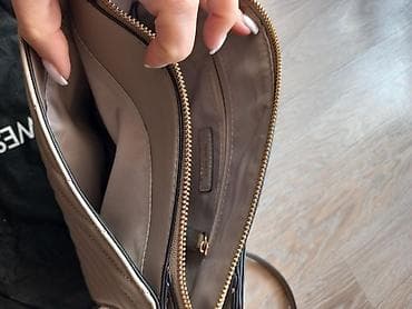 futrole za pasos: Nine West bukvalno nova torba prelep model,aktuelne boje,dimenzija — 3