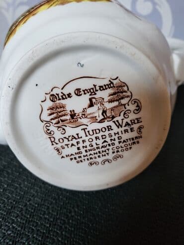Čajnici: Bokal engleski Royal Rudor Ware iz 70ih. Bokal rucno graviran pa — 14