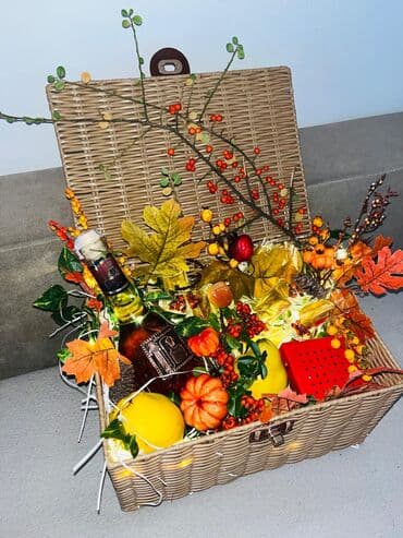 Poklon korpa – premium set za degustaciju Sadržaj: - Pletena košara