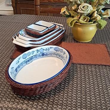 vodene igracke za decu: Komplet činija za serviranje hrane. Porcelan u korpicama od pruća — 1