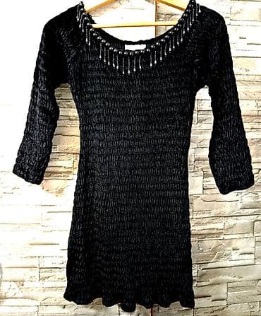 Blazers: Crna pletena haljina s perlicama - Boja: crna - Kroj: pripijen — 2