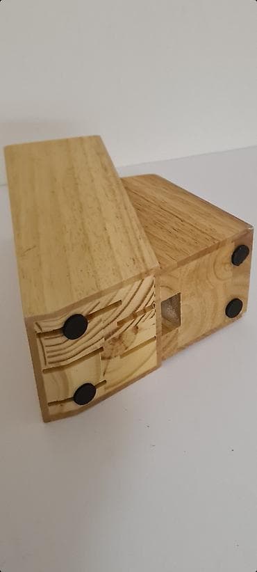 stalak za sudove: ★ Na ptodaju potpuno nov stalak za noževe sa originalnim pakovanjem — 6