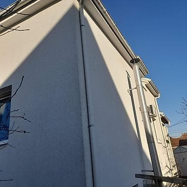 stanovi na prodaju gornji milanovac: Prodajem kucu u najlepsem delu Surcina odv350kv na 5 ari placa. Kuca — 3