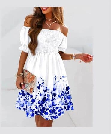 crna uska haljina na bretele: 2200 din — 2