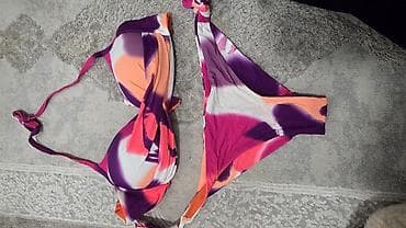 Ženski dvodelni kupaći kostim – šareni Nov - Model: bikini sa korpama na lalafo.rs Ženski dvodelni kupaći kostim – šareni Nov - Model: bikini sa korpama