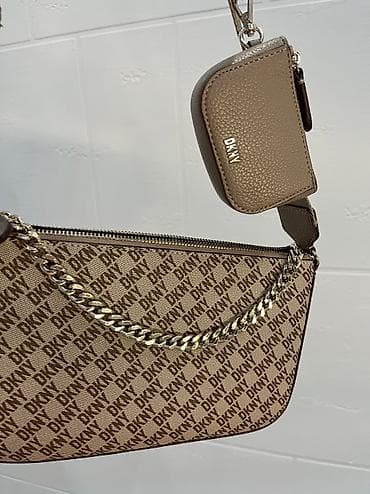 Donna Karan DNKY torbica potpuno nova

Nenosena, original