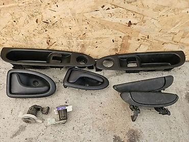BRAVA KVAKA RUCKA ZA RENAULT CLIO OD 2001. DO 2003. GOD. | RENAULT na lalafo.rs BRAVA KVAKA RUCKA ZA RENAULT CLIO OD 2001. DO 2003. GOD. | RENAULT