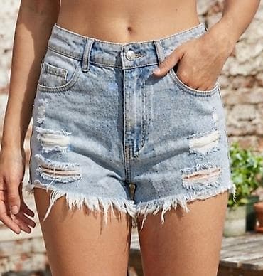 Ženske teksas šorts hlače – svetlo ispran denim sa „distressed”