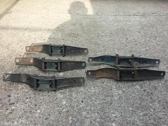diferencijal za ladu nivu: Nosač menjača Lada 7 Riva. Ima nosača za menjač sa 4 i nosača menjača — 3