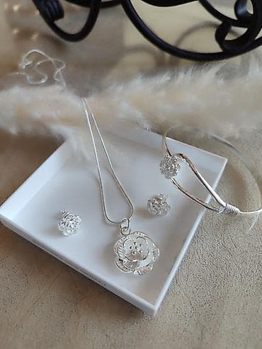 prsten sa cirkonima: Set nakita – žig 925 Elegantni srebrni set sa floralnim motivom — 2