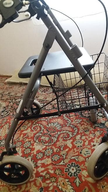 flucon kapi za oci: Nemacka aluminijumska hodalica-setalica, rolator sa 4 tocka, u veoma — 8