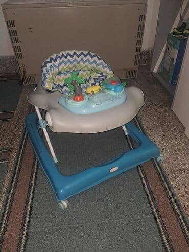 kozne jakne za decu: Cangaroo bebi hodalica sa plavim i sivim ramom, dizajnirana da pruži — 5