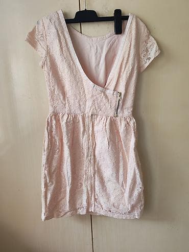 sandale sa vezivanjem: Čipkana haljina u puder‑roze boji - Kroj: kratka haljina sa strukom — 2