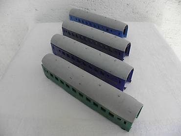 Mehano putnicki kraci vagon HO,4 kom.malo osteceni, bez tockova