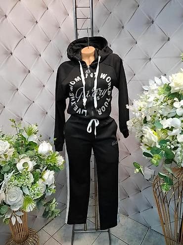 Pantalone, Farmerke, Šortsevi: Ženski komplet trenerke – duks sa kapuljačom i donji deo ravnog kroja — 3