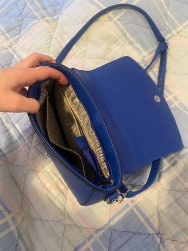 bomber jakna pull and bear: Komplet jakna i torba 1500 komad
1500 din torba 
1500 din jakna — 3
