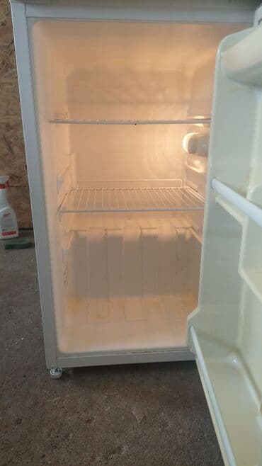 pica pec na plin: Mini frižider KONČAR – kompaktan, beli, jednokrilni model. Ključne — 8