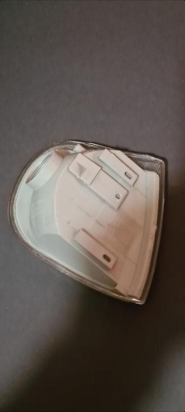 vakum staklo cena: Prednji levi žmigavac pored fara (providni) Škoda Feleicija 1godište — 4