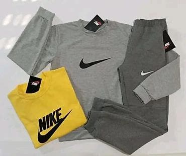 Nike komplet trenerke za decu - Dvodijelni set: dugorukavna majica +