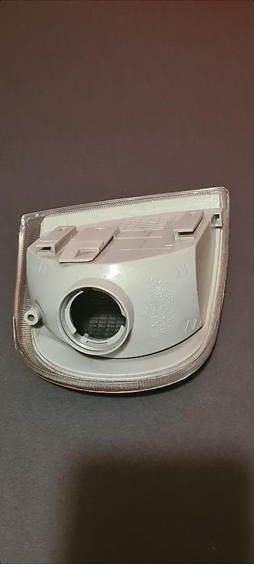 vakum staklo cena: Prednji levi žmigavac pored fara (providni) Škoda Feleicija 1godište — 1