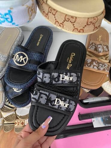 nike papuce benassi: 36-40
3100 — 1