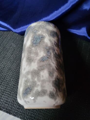 Donji delovi trenerke: Vaza nova rucno oslikana pa glazirana iz 80ih. Nova vaza,sve na vazi — 7