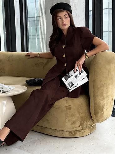 💫Ženski dvodelni komplet – sako/bluza sa kratkim rukavima i ravne na lalafo.rs 💫Ženski dvodelni komplet – sako/bluza sa kratkim rukavima i ravne