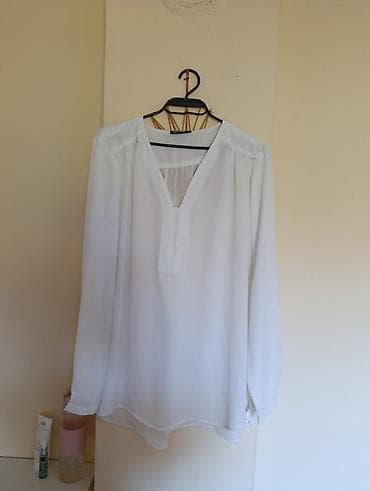 pull and bear bluze: Bela ženska bluza od laganog, prozračnog materijala. Model sa — 1