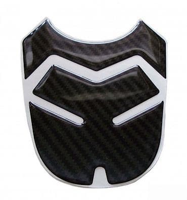 3 decembar duks: TANK PAD - carbon - 438 📌 Opis: Samolepljivi protektor za rezervoar — 1