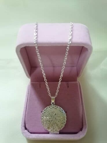 srebrna ogrlica sa krsticem: 800 — 1