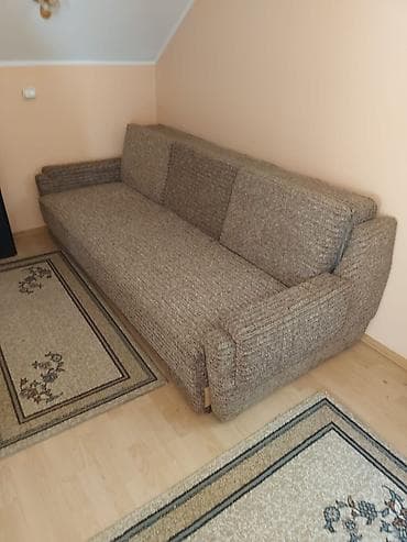 panel za alat: Prodajem kauc na razvlacenje sa prostorom za odlaganje,malo — 1