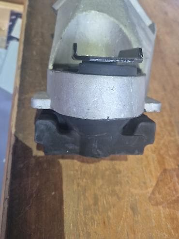 mercedes viano: Nosač motora Reno Twingo 1 (gornji/desni) – aluminijumsko kućište sa — 4