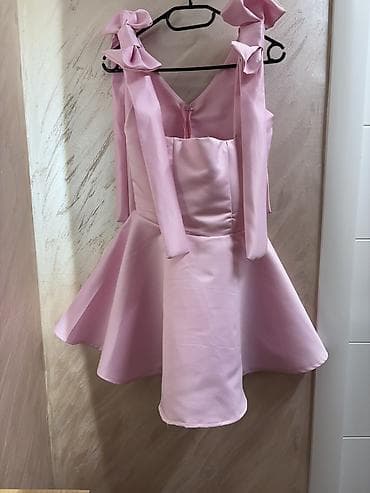 carape sa grejacima: Ružičasta mini haljina A-kroja - Materijal: glatka, blago sjajna — 2